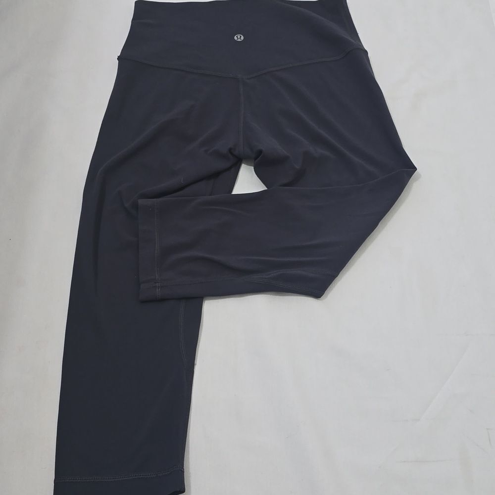 Lululemon  Cropped Gray Leggings‎ 6